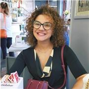 Laureata in Arabo ed Ebraico, parlo fluentemente anche Inglese, Francese e Arabo. Sono disponibile per dare lezioni online.